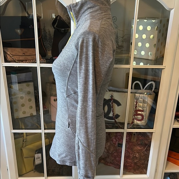 Lululemon Half Zip Gray and Yellow Zipper - Picture 6 of 10